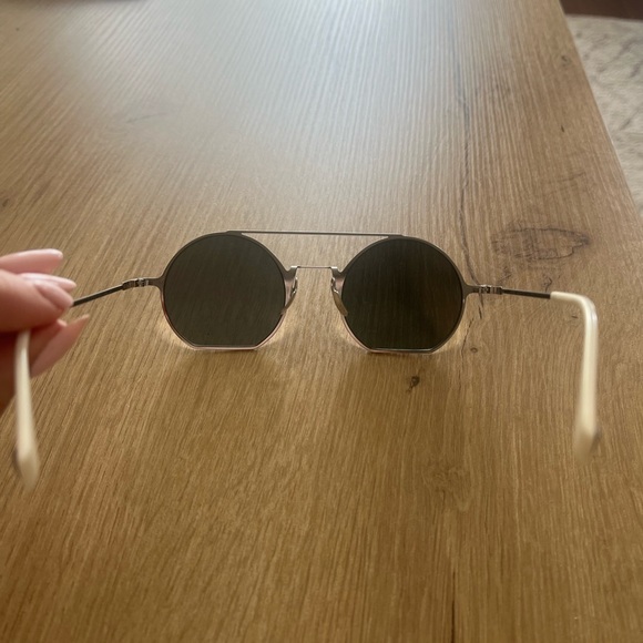 Fendi Sunglasses - Picture 5 of 7